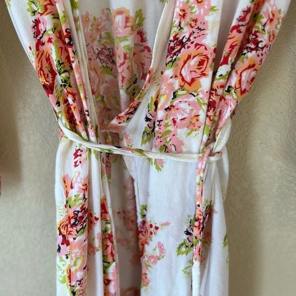 Floral Women's Feminine Robe 3/4 Length One Size SuperSoft Tie-Waist Lightweight - Picture 4 of 5